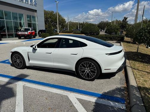 2021 Porsche Taycan Base