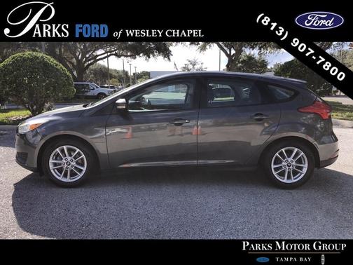 Photo 4 of 21 of 2015 Ford Focus SE