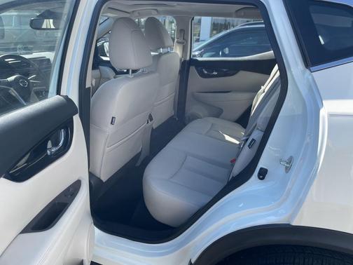 2022 Nissan Rogue Sport SL