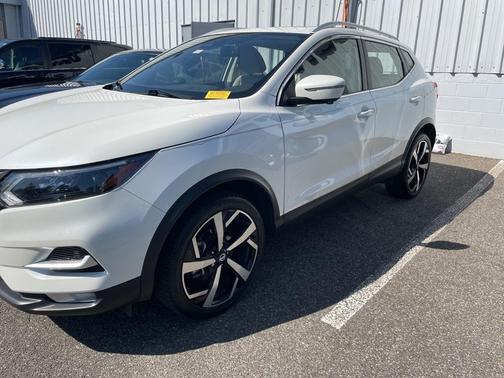 2022 Nissan Rogue Sport SL