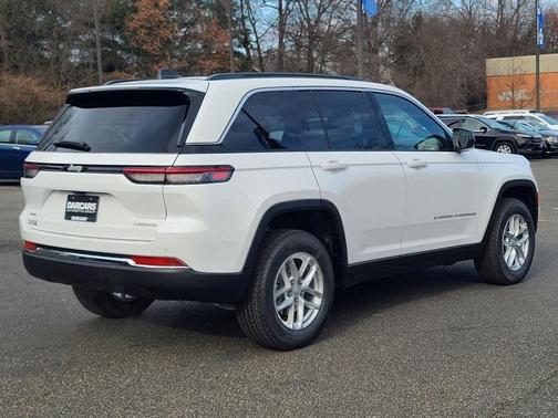 2025 Jeep Grand Cherokee Laredo