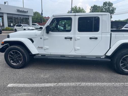 2023 Jeep Gladiator Overland
