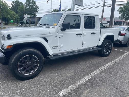 2023 Jeep Gladiator Overland
