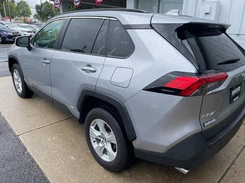 2021 Toyota RAV4 Hybrid XLE
