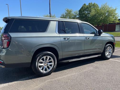 2023 Chevrolet Suburban Premier