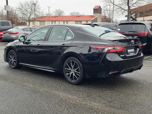 2022 Toyota Camry SE