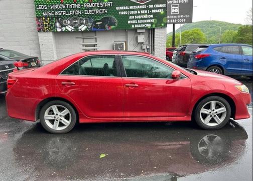 Barcelona Red Metallic 2012 Toyota Camry SE