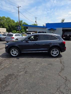 Moonlight Blue Metallic 2014 Audi Q5 2.0T Premium Plus