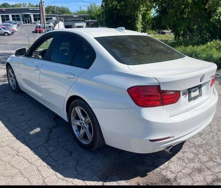 Alpine White 2015 BMW 320 i