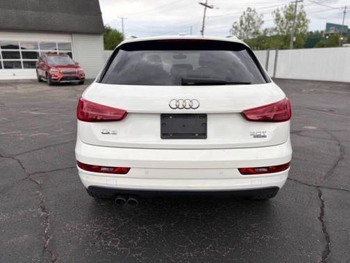 Glacier White Metallic 2017 Audi Q3 2.0T Premium Plus
