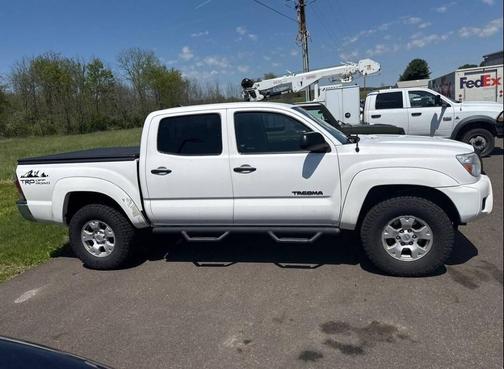 Super White 2015 Toyota Tacoma Base