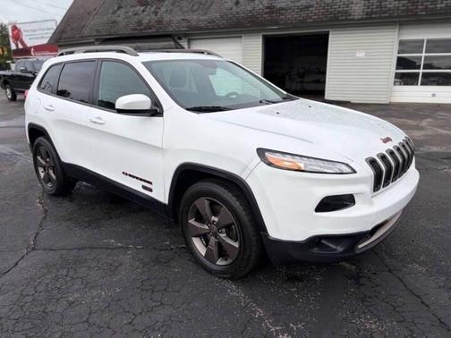 Bright White Clear Coat 2017 Jeep Cherokee 75th Anniversary Edition 4x4