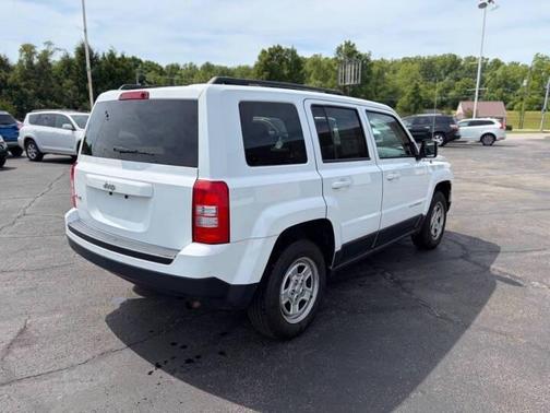 Bright White Clear Coat 2015 Jeep Patriot Sport