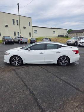 Pearl White 2017 Nissan Maxima 3.5 Platinum