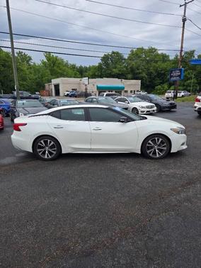 Pearl White 2017 Nissan Maxima 3.5 Platinum