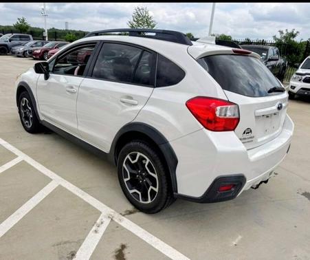 Crystal White Pearl 2016 Subaru Crosstrek 2.0i Limited