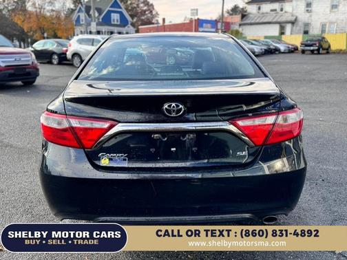 2016 Toyota Camry SE