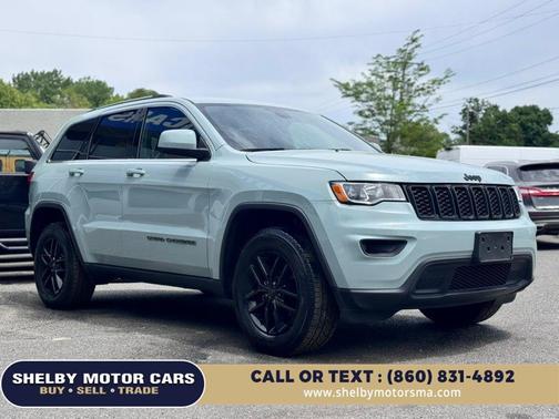 Bright White Clearcoat 2019 Jeep Grand Cherokee Laredo