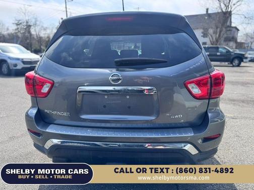 2017 Nissan Pathfinder SV