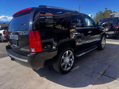 2010 Cadillac Escalade Luxury