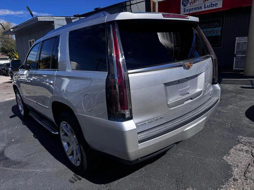 2016 Cadillac Escalade Luxury