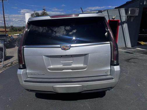 2016 Cadillac Escalade Luxury