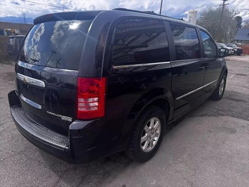 2010 Chrysler Town & Country Touring