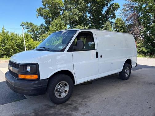 Summit White 2011 Chevrolet Express 2500 Work Van