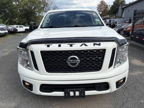 Glacier White 2017 Nissan Titan SV