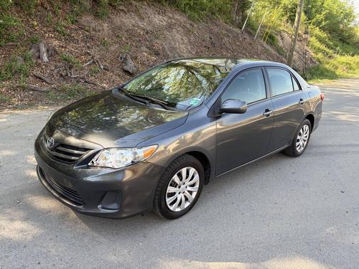 Magnetic Gray Metallic 2013 Toyota Corolla LE