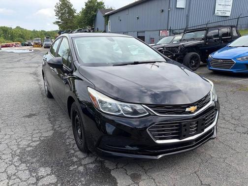 Mosaic Black Metallic 2018 Chevrolet Cruze LS