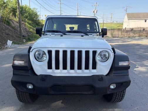 Bright White Clearcoat 2018 Jeep Wrangler Unlimited Sport