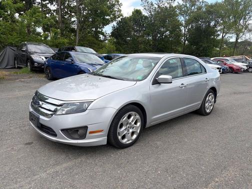 Ingot Silver Metallic 2011 Ford Fusion SE