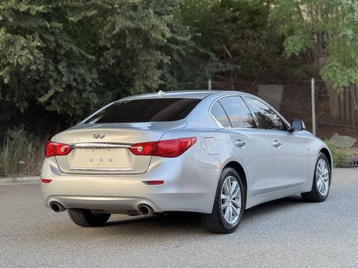 2015 INFINITI Q50 Base