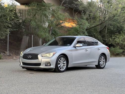 2015 INFINITI Q50 Base