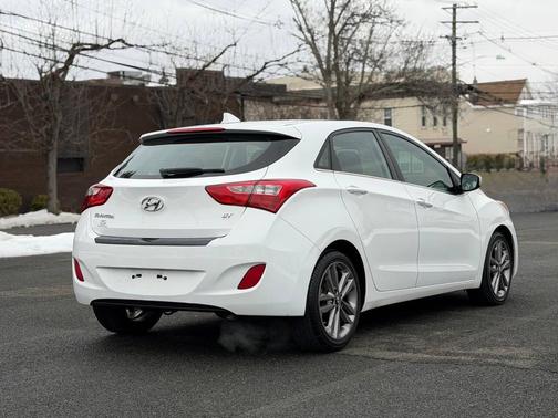 2016 Hyundai Elantra GT Base