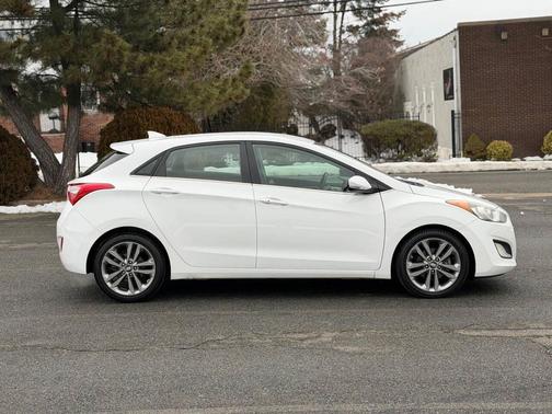 2016 Hyundai Elantra GT Base