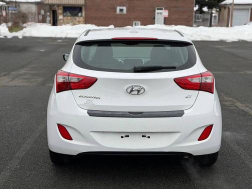 2016 Hyundai Elantra GT Base