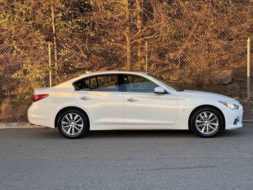 2015 INFINITI Q50 Premium