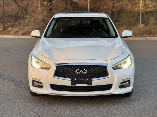 2015 INFINITI Q50 Premium