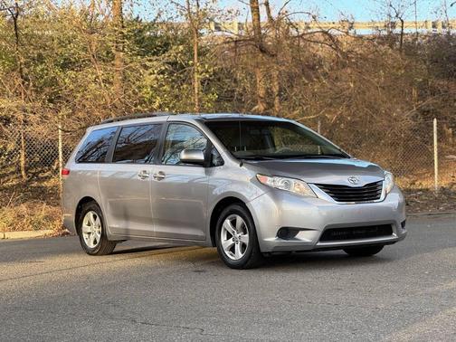 2013 Toyota Sienna LE