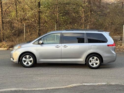 2013 Toyota Sienna LE