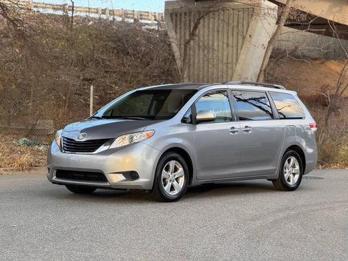 2013 Toyota Sienna LE