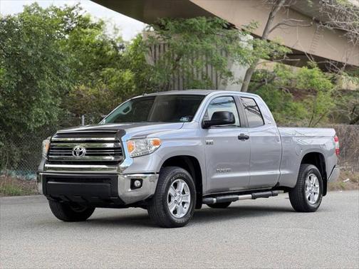 2017 Toyota Tundra SR5