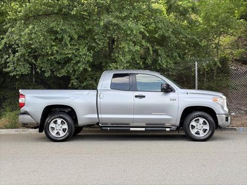 2017 Toyota Tundra SR5
