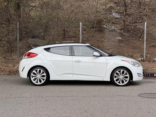2012 Hyundai Veloster Base