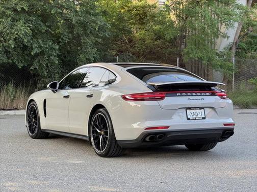 2018 Porsche Panamera 4S