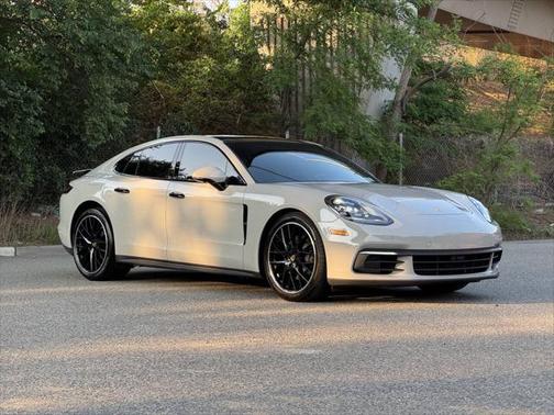 2018 Porsche Panamera 4S