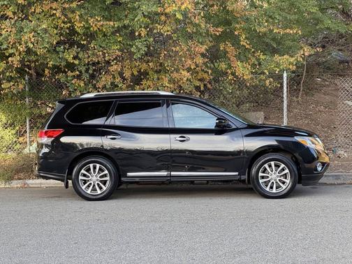 2015 Nissan Pathfinder SL