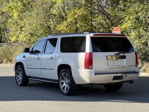 2008 Cadillac Escalade ESV Standard